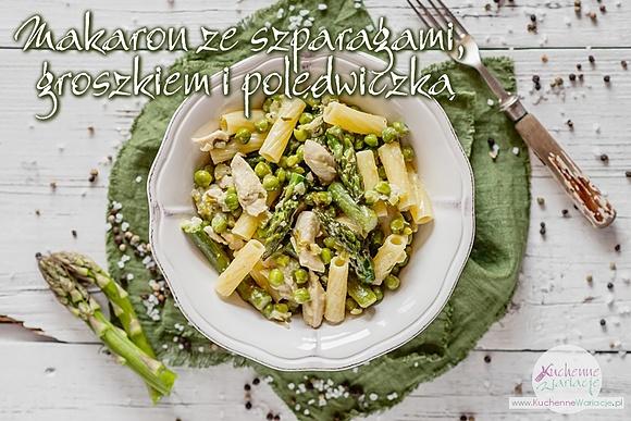 Polędwiczki z kurczaka z zielonymi szparagami i groszkiem na makaronie tortiglioni