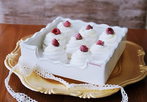 Mini pavlova z kremem owocowym i mascarpone