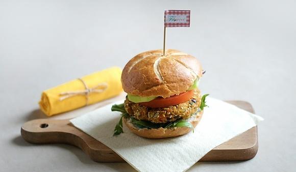 Wegeburgery - przepis na warzywne burgery bez mięsa