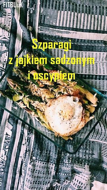 Szparagi z jajkiem sadzonym i oscypkiem