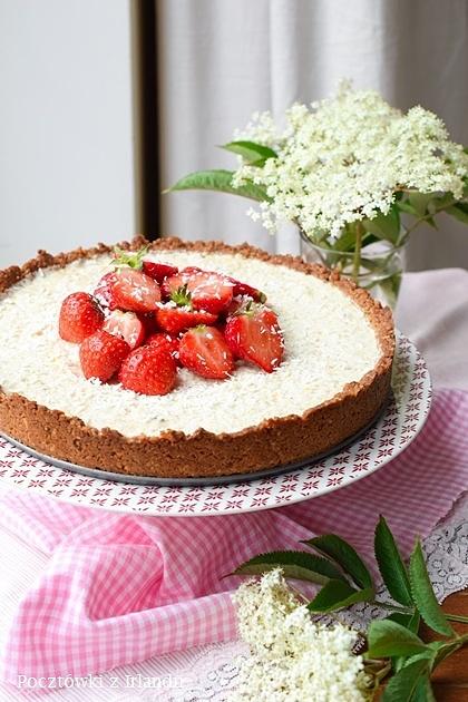 Kokosowa tarta z truskawkami bez glutenu i laktozy