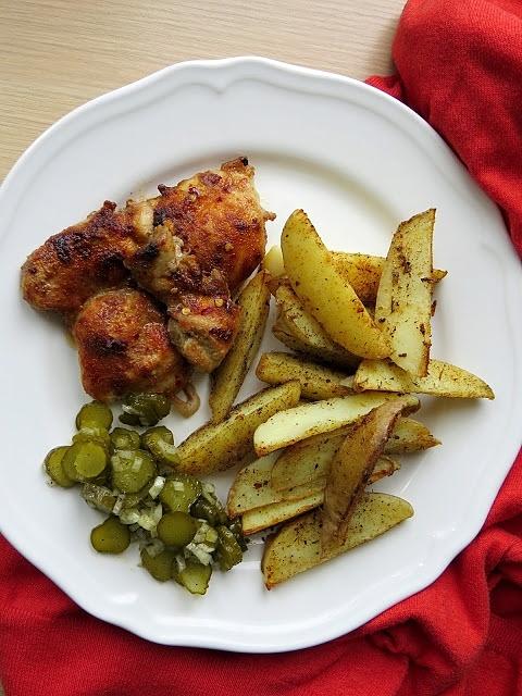 Pieczone ziemniaki w mundurkach i kurczak z miodem