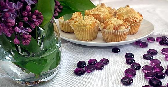 Muffiny jogurtowe z jabłkami i kruszonką