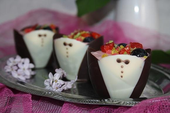 Truskawkowe serniczki z owocami