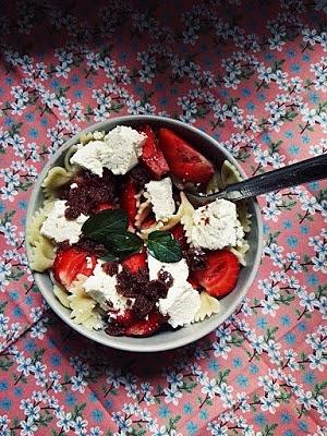 Śniadaniowa pasta caprese na słodko