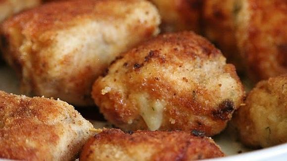 Drobiowe poduszki z pieczarkami mozzarellą i żurawiną