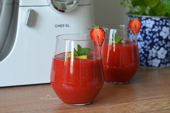Koktajl z truskawkami i mango