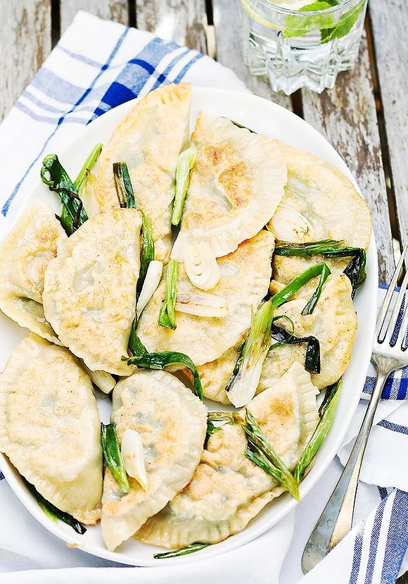 Nietypowe ciasto na pierogi ze szpinakiem