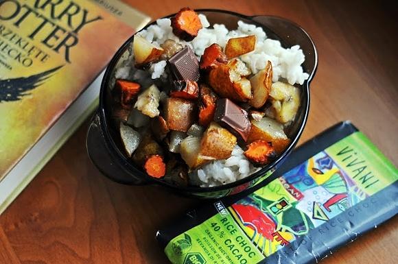 Pieczona marchewka, gruszka i banan z czekoladą