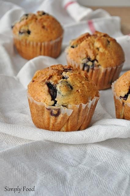 Budyniowe muffinki z borówkami