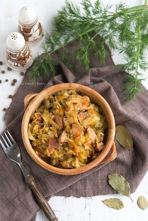 Bigos z młodej kapusty