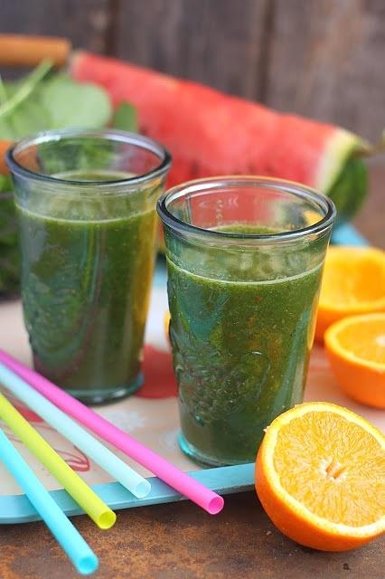 Zielone smoothie arbuz pomarańcza szpinak