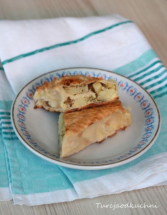 Börek z ziemniakami i kurczakiem