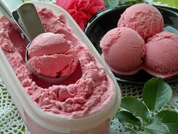 Lody z płatków dzikiej róży