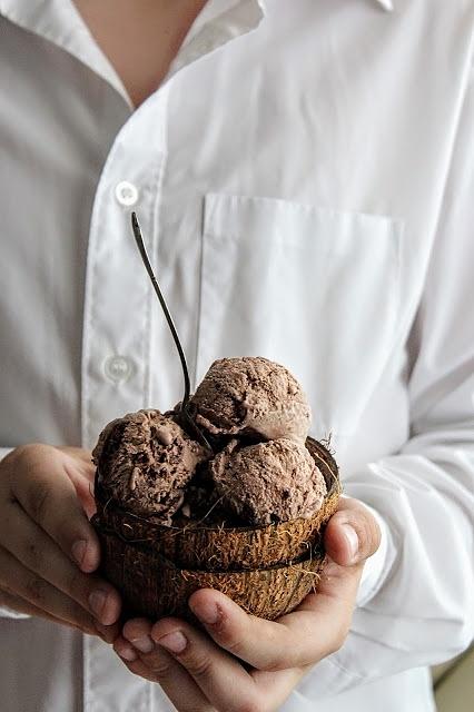 Ice cream o'clock - Lody z kakao i miękkimi ciasteczkami brownie