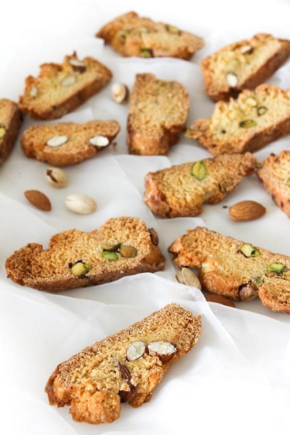 Cantuccini z migdałami i pistacjami