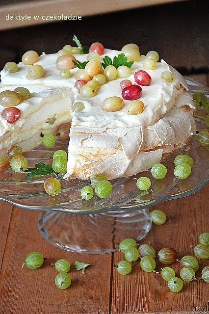 Pavlova z agrestem