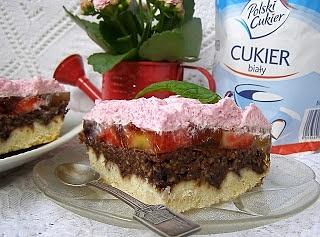 Tarta z jabłkami budyniowymi galaretką i bitą śmietaną truskawkową