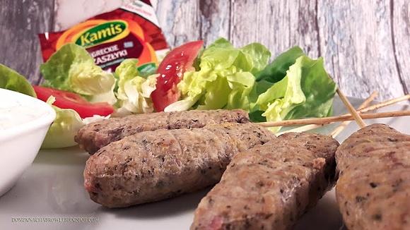 Greckie szaszłyki z mięsa mielonego na grilla lub do piekarnika