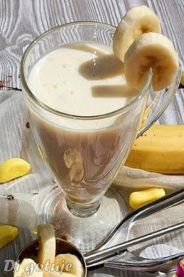 Mleczny shake bananowo-waniliowy