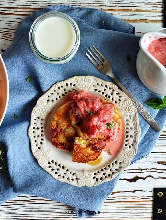 Placuszki z truskawkami i serem ricotta