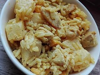 Sałatka z kurczakiem i ananasem z curry