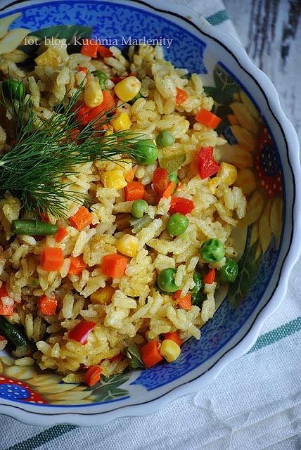 Ryż smażony curry z warzywami