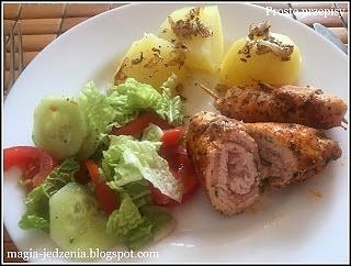 Roladki drobiowe z szynką parmezanem i natką pietruszki