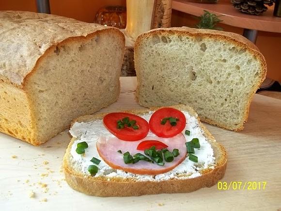 Chleb pszennowo-żytni domowy