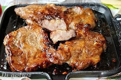 Grillowana karkówka w marynacie czosnkowo-śliwkowej