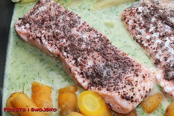 Łosoś w sosie koperkowo-porowym z warzywami w Thermomix