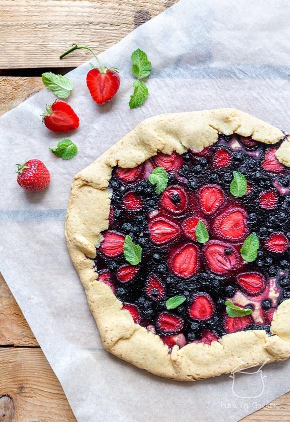 Galette z truskawkami i borówkami