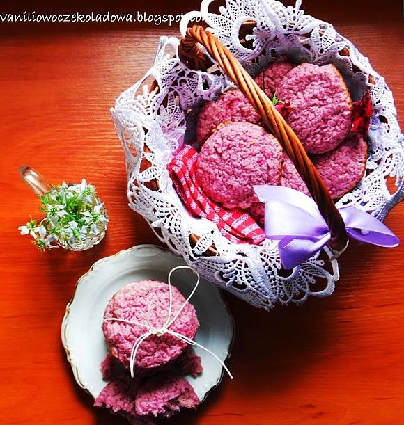 Różowe miękkie ciastka malinowe