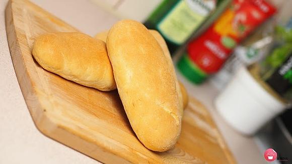 Domowe bułki do hot-dogów