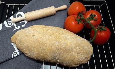 Włoski chleb pomidorowy
