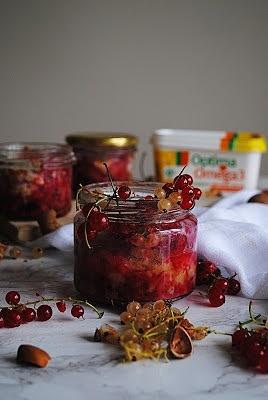 Porzeczkowe crumble w słoiczkach