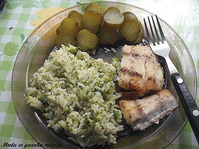 Grillowany dorsz z ryżem i brokułami