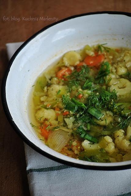 Zupa jarzynowa z zacierką kalafiorową - wegańska i bezglutenowa