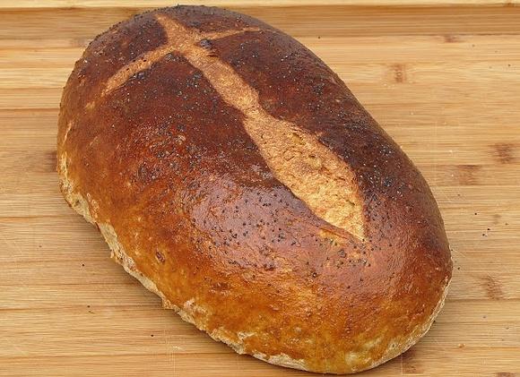 Domowy wypiek chleba z różnych rodzajów mąki