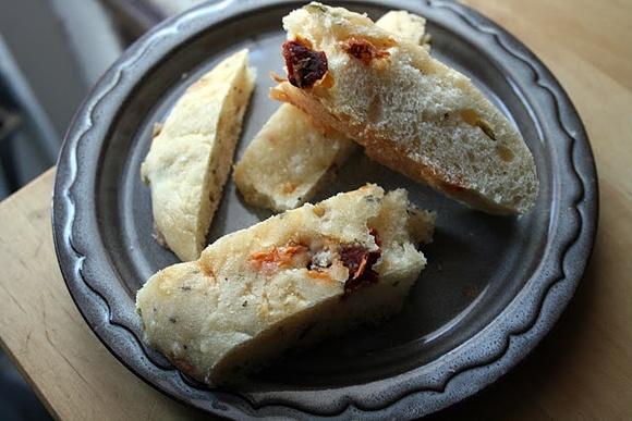 Drożdżowy chlebek z jalapenos