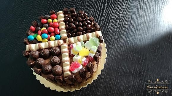Tort czekoladowo wiśniowy z wiśniówką