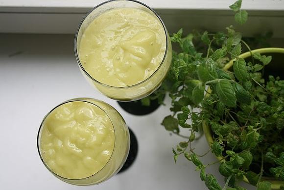 Koktajl z mango i awokado