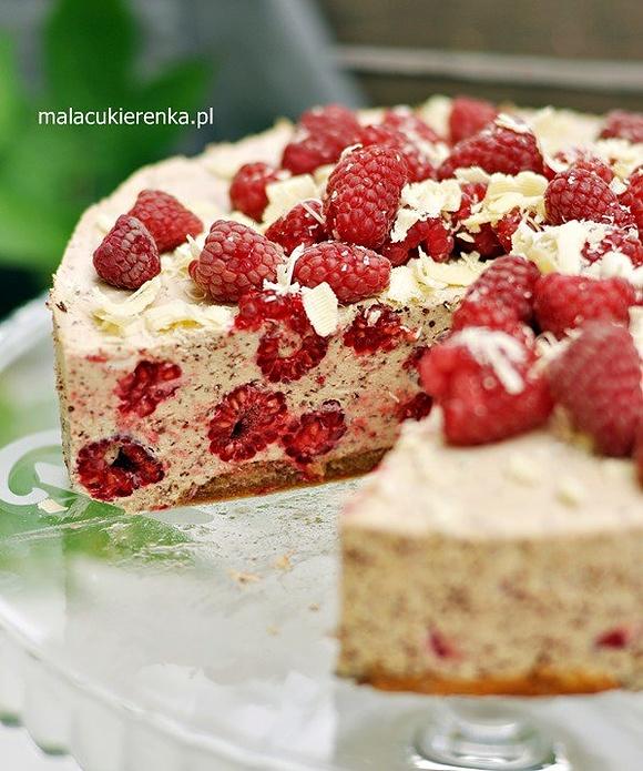 Szybki torcik cappuccino z malinami bez pieczenia