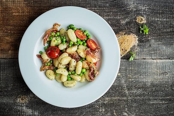Gnocchi z pancettą i groszkiem