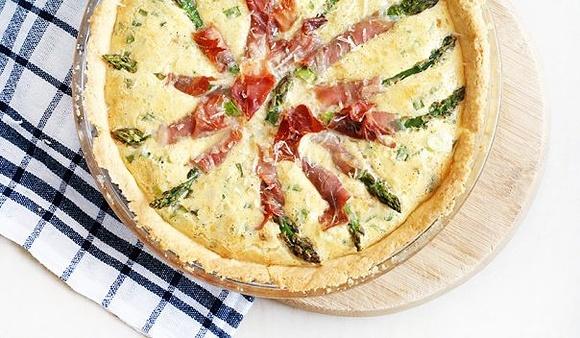 Quiche z zielonymi szparagami