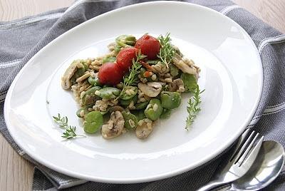 Pęczakotto z bobem, pieczarkami i ricottą