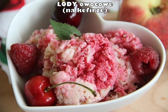Lody owocowe na kefirze z malinami porzeczkami i brzoskwiniami