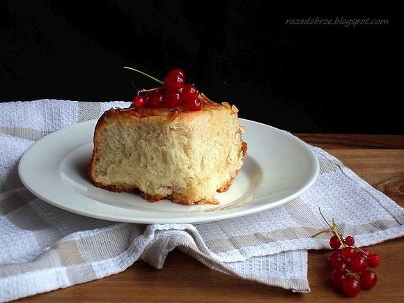 Duńska sztuka i drożdżówki z marcepanem i porzeczkami