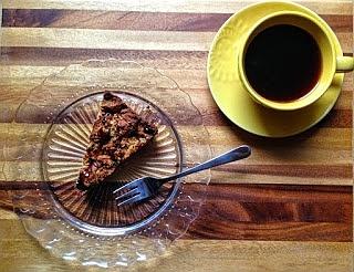 Tarta z rabarbarem na kruchym spodzie bez glutenu i nabiału