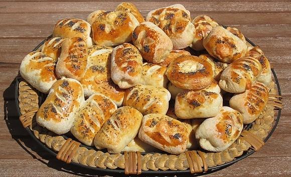 Bułki z kiełbaską domowe wypieki